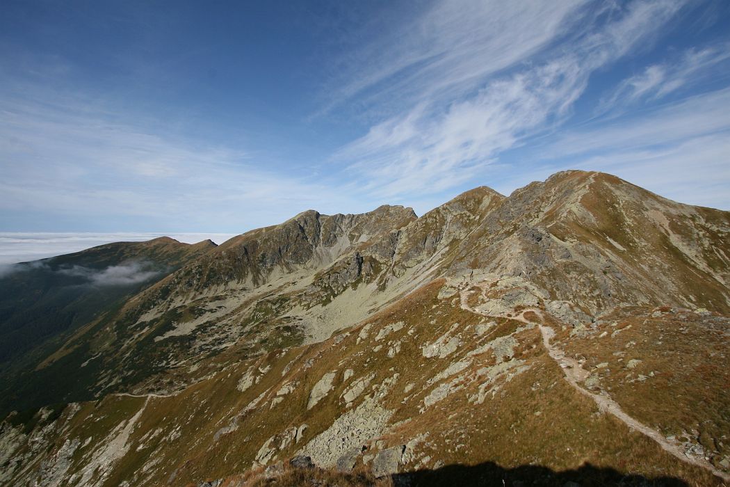 rohace.jpg - Hlavný hrebeň Roháčov - zprava Tri kopy (2136m), Hrubá kopa (2166m) a Baníkov (2178m)